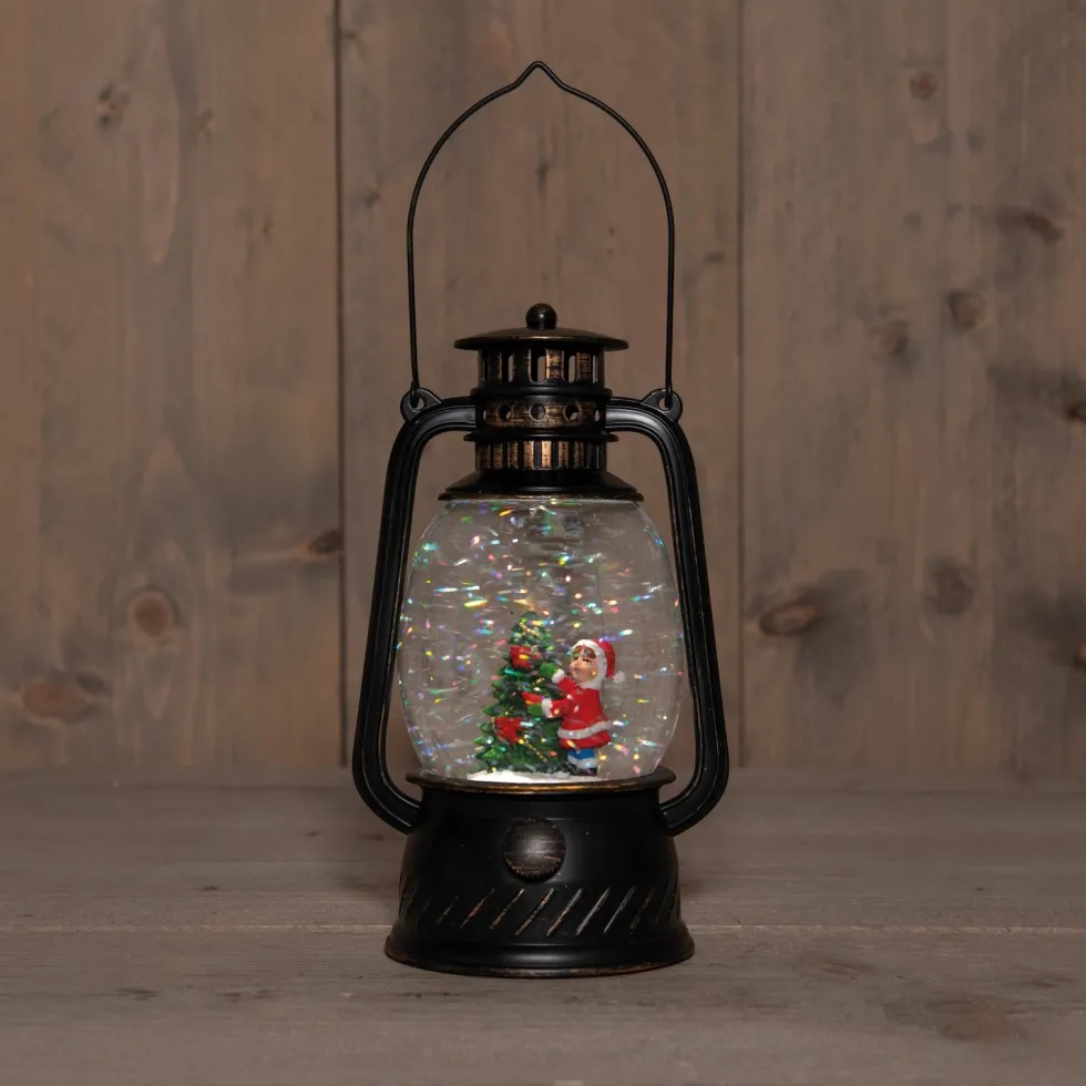 Anna's Collection automatische sneeuwbol lantaarn kerstboom bruin met verlichting 13,3 x 24,5 x 14 cm