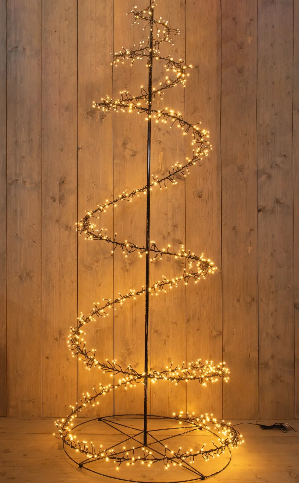 Anna's Collection kerstboom Swirl zwart met 960 lampjes classic warm D 78,5 H 210 cm