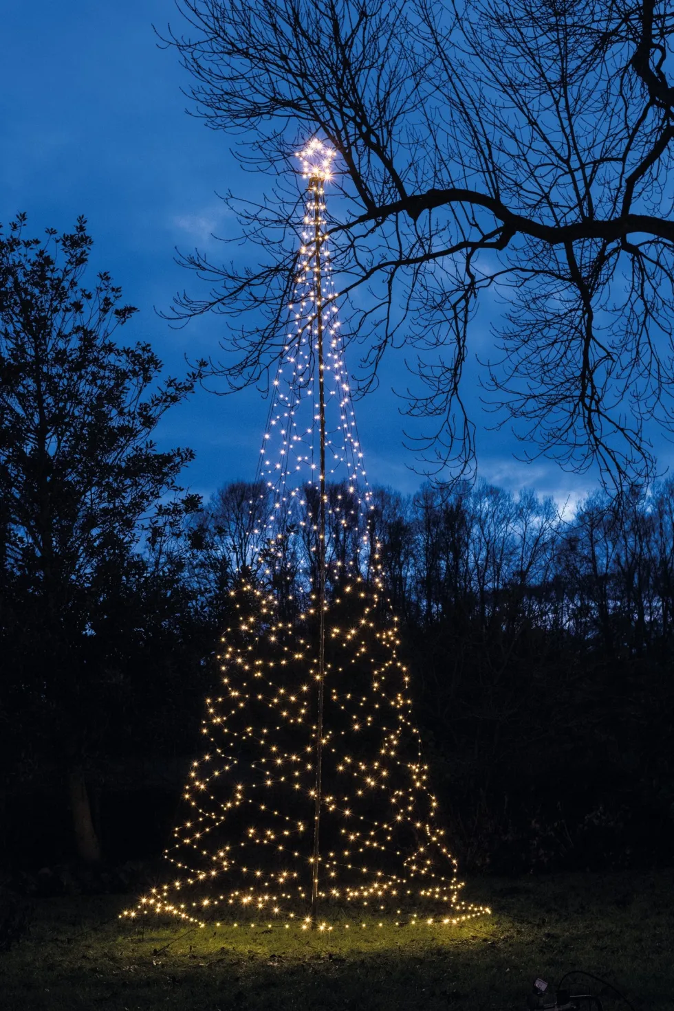Anna's Collection vlaggenmast kerstboom met paal met 836 lampjes classic warm knipperfunctie H 5 m
