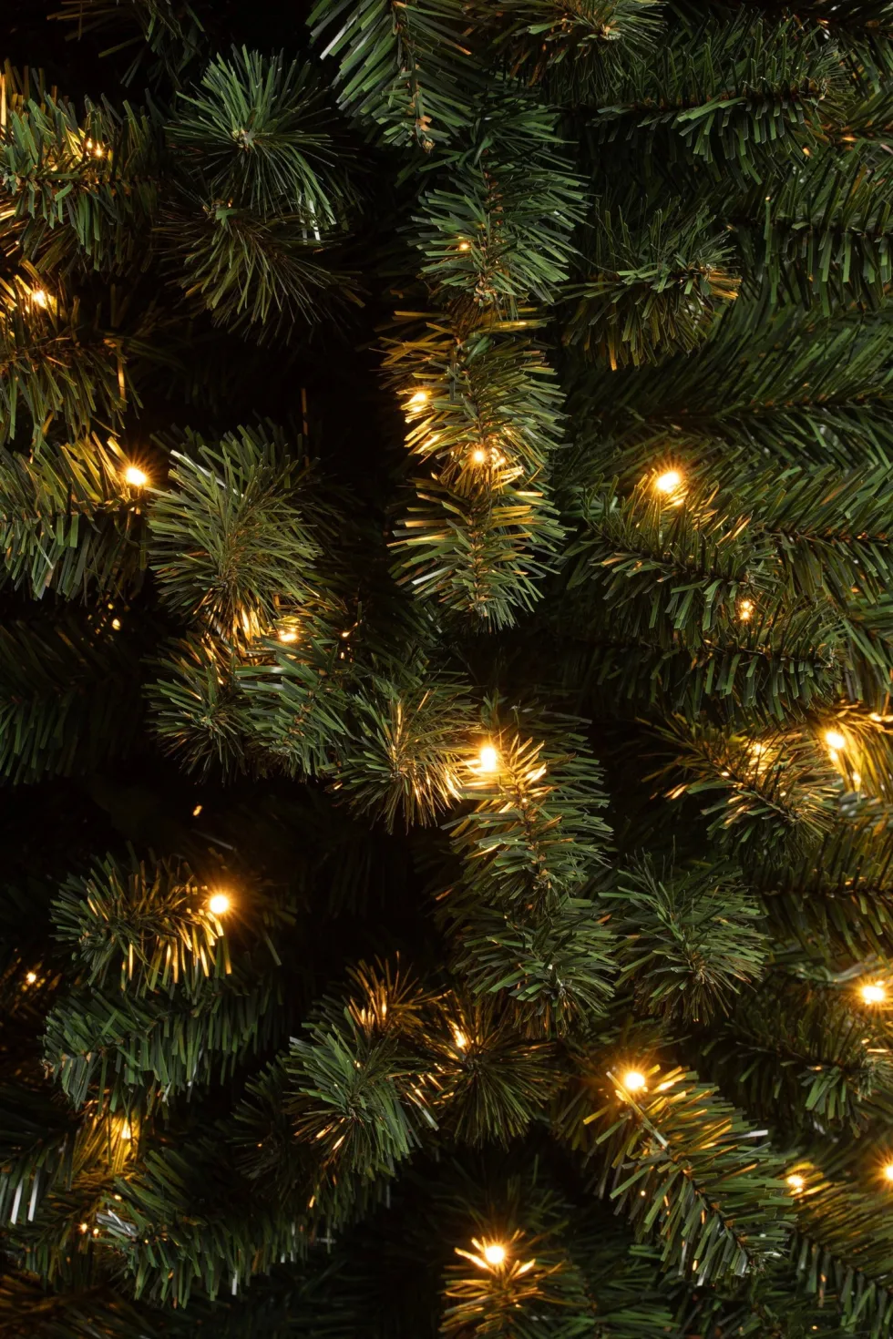 Black Box kunstkerstboom Charlton met 230 lampjes warm wit D 63 H 260 cm