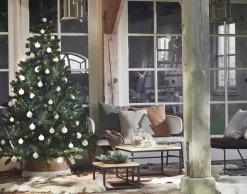 Black Box kunstkerstboom Charlton met 360 lampjes warm wit D 127 H 215 cm