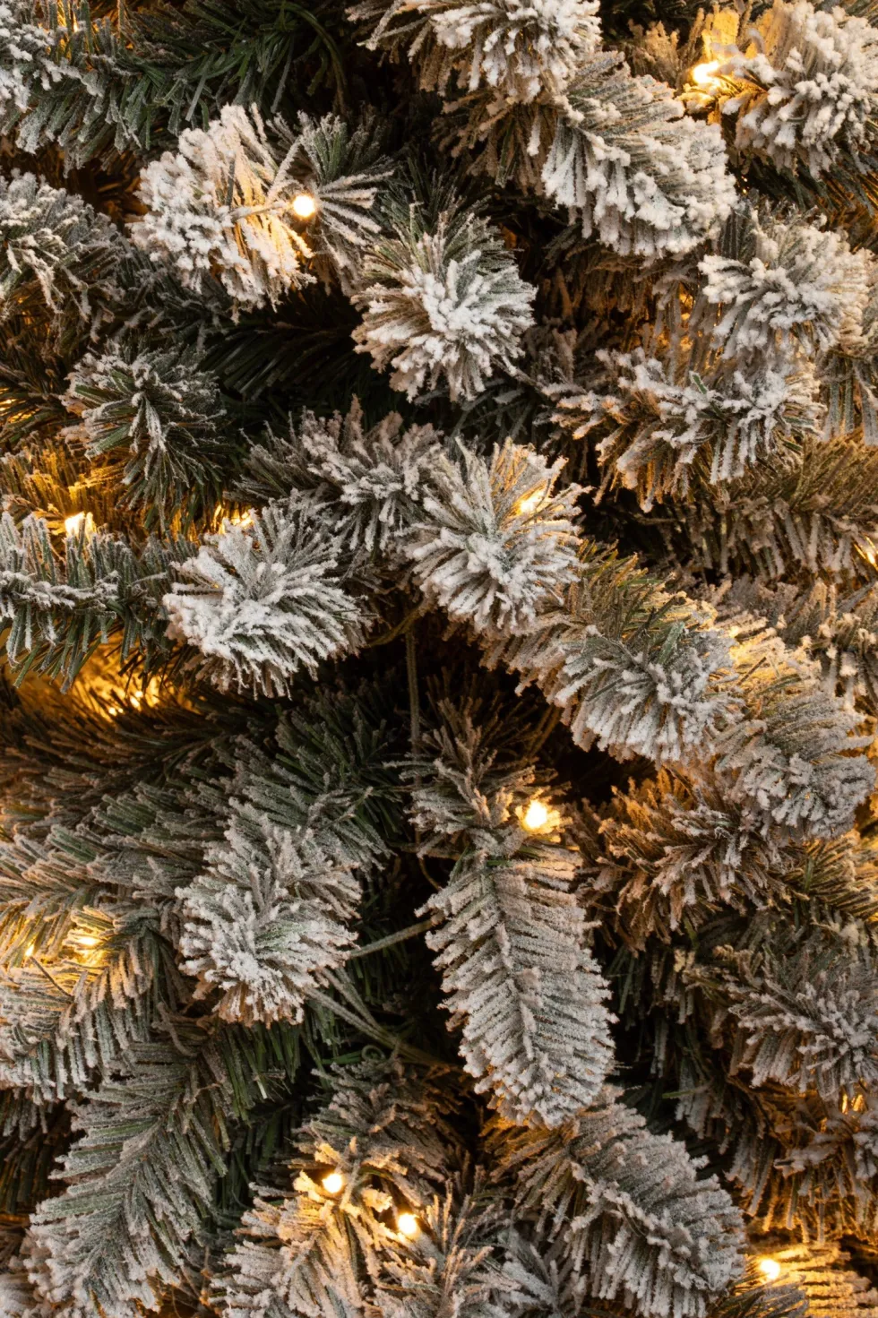 Black Box kunstkerstboom Charlton besneeuwd met 230 lampjes warm wit D 63 H 260 cm