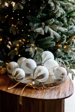 Countryfield kerstbal Lispe wit / zilver D 10 cm
