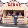 Gebakskraam met LED verlichting H 18,5 cm