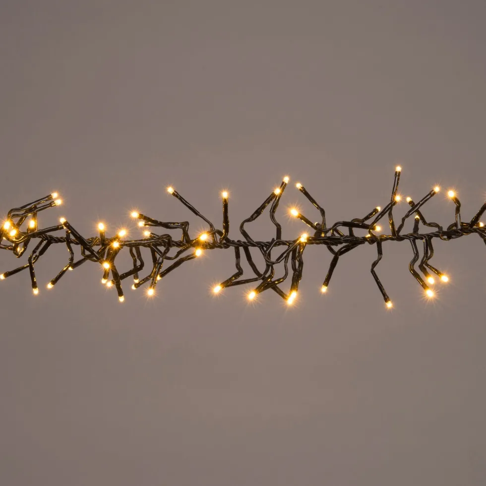 Intratuin clusterverlichting met 1920 lampjes warm white 11,5 m