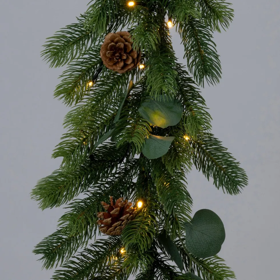 Intratuin guirlande dennenappels met 30 lampjes warm wit 180 x 26 x 26 cm