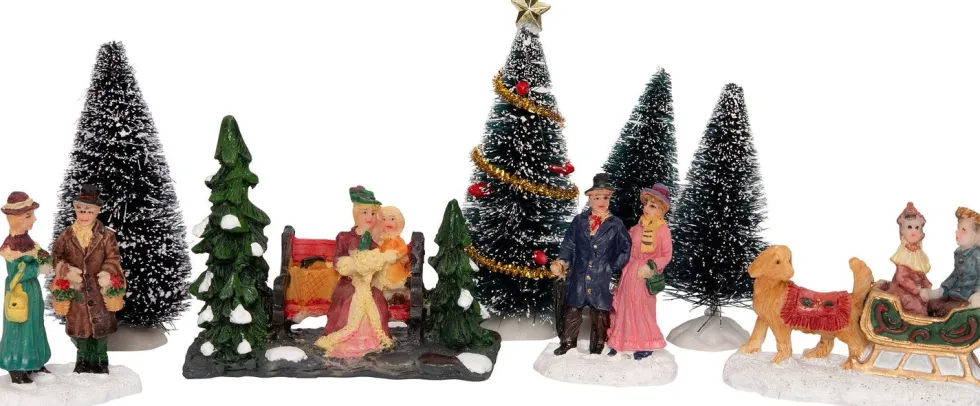Intratuin kerstdorpminiatuur mensen met slee 22,5 x 9 x 39 cm 8-delig