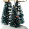 Intratuin kerstdorpminiatuur kerstbomen met slee 12,5 x 12,5 x 18,7 cm