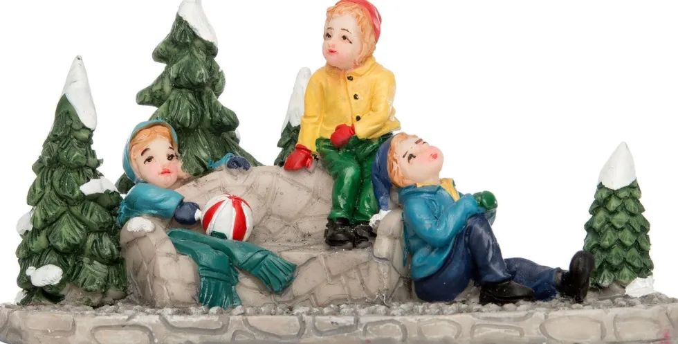 Intratuin kerstdorpminiatuur spelende kinderen 11 x 5 x 5,5 cm