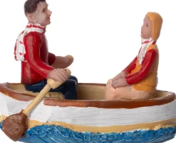 Intratuin kerstdorpminiatuur stelletje in boot 6,2 x 3,2 x 4,8 cm
