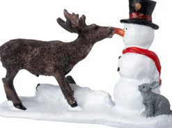 Intratuin kerstdorpminiatuur hert met sneeuwpop 9,5 x 4 x 6,2 cm