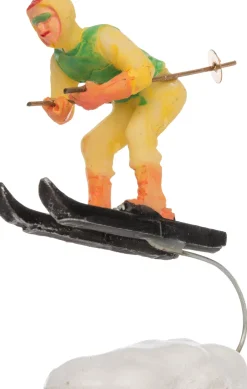 Intratuin kerstdorpminiatuur springende skiër 4,5 x 3 x 6,5 cm