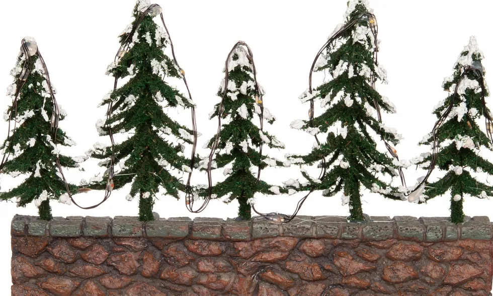 Intratuin kerstdorpminiatuur kerstbomen op muur met lampjes multi 18,5 x 4 x 11,5 cm