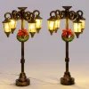 Intratuin kerstdorpminiatuur straatlantaarn met krans 5 x 5 x 12 cm 2 stuks