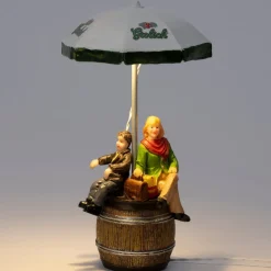 Intratuin kerstdorpminiatuur ton met parasol 7 x 7 x 13,5 cm