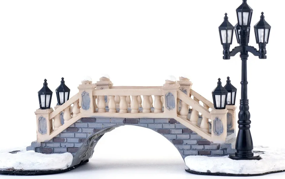 Intratuin kerstdorpminiatuur brug met lantaarn met LED verlichting 22 x 10 x 12 cm