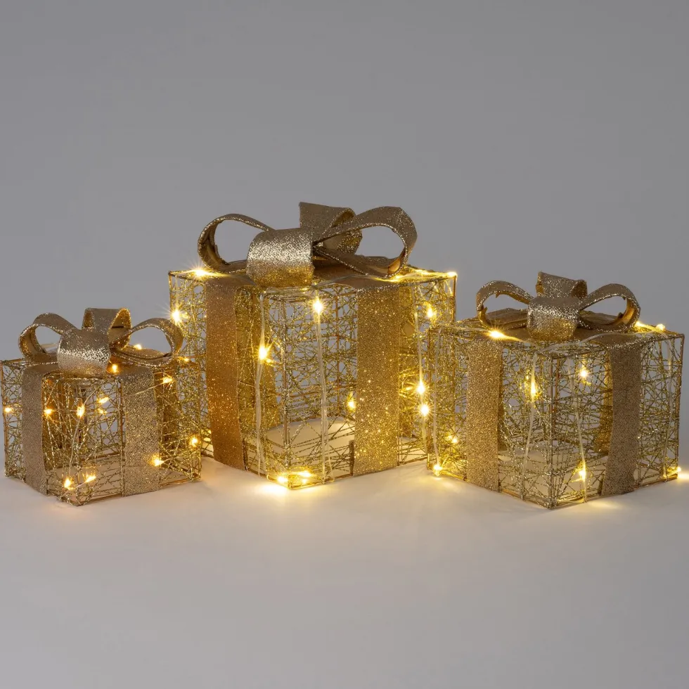 Intratuin kerstfiguur Koro cadeau beige met verlichting 12 x 12 x 14 cm
