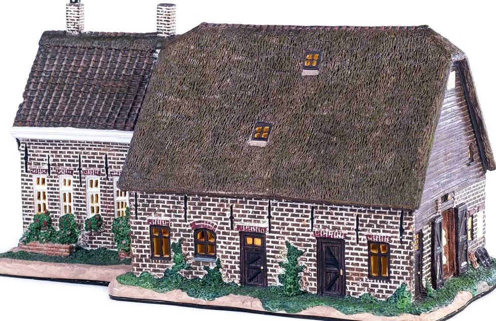 Intratuin kersthuisje boerderij met LED verlichting H 25 cm