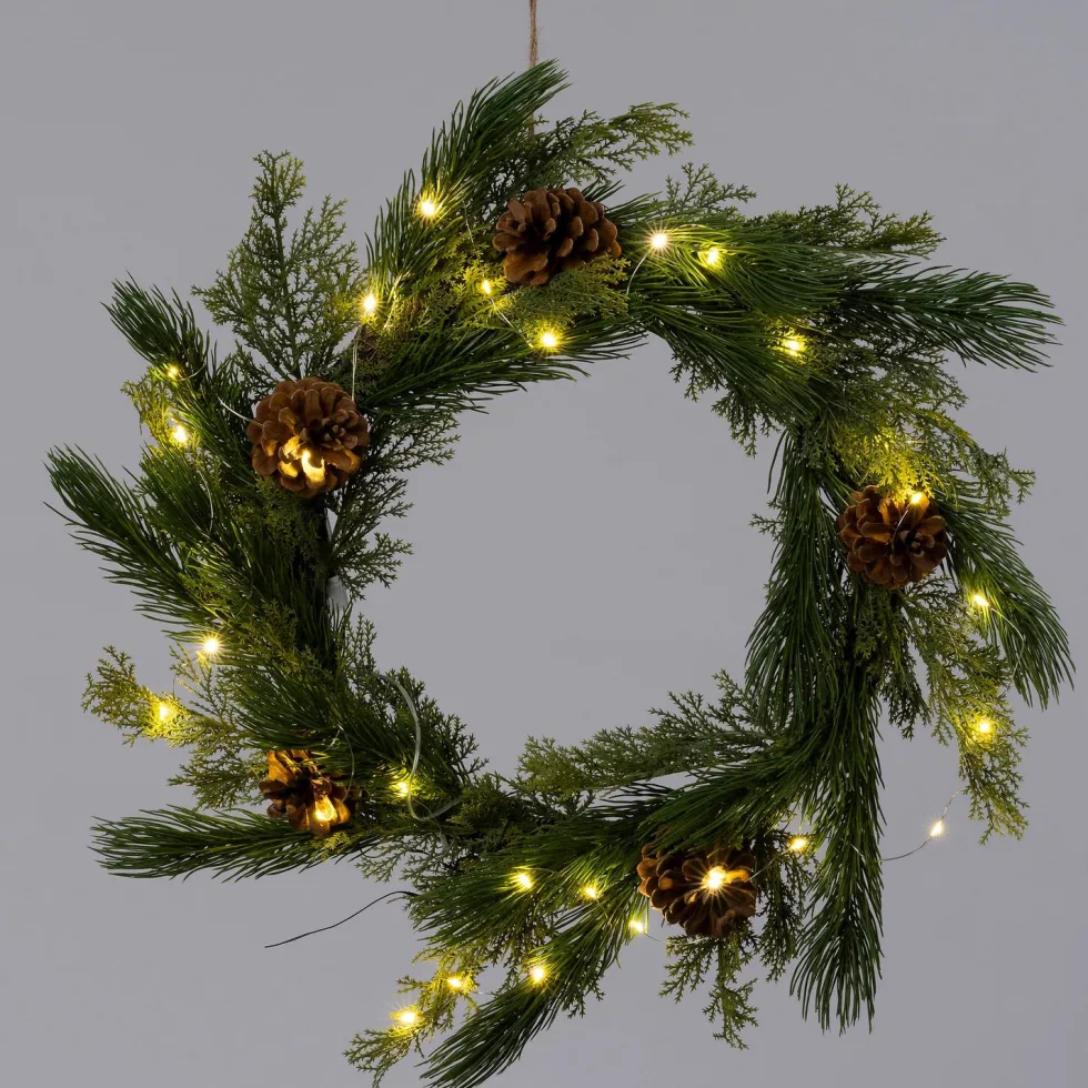 Intratuin kerstkrans groen dennenappel met 30 lampjes warm wit D 60 H 10 cm