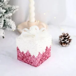 Intratuin kerst ornament Lahja cadeau roze sneeuw 6 x 6 x 8,5 cm