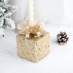 Intratuin kerst ornament Lahja cadeau goud bepareld 8 x 8 x 12 cm