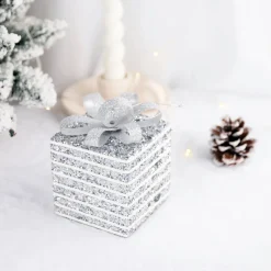 Intratuin kerst ornament Lahja cadeau zilver streep 8 x 8 x 12 cm