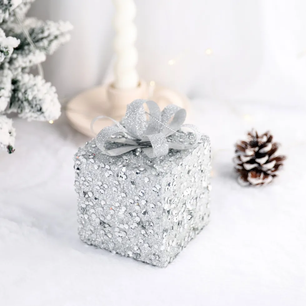 Intratuin kerst ornament Lahja cadeau zilver bepareld 8 x 8 x 12 cm