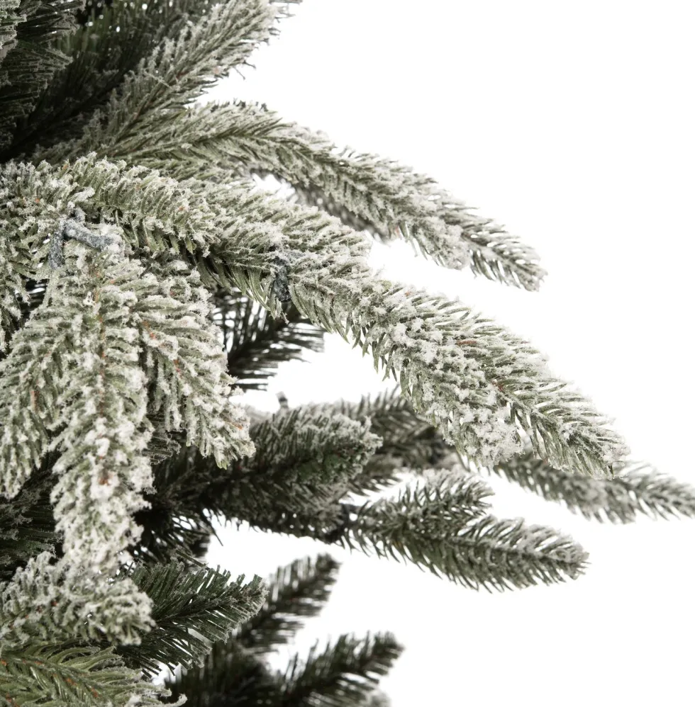Intratuin kunstkerstboom Glis besneeuwd met 270 lampjes warm wit D 130 H 185 cm
