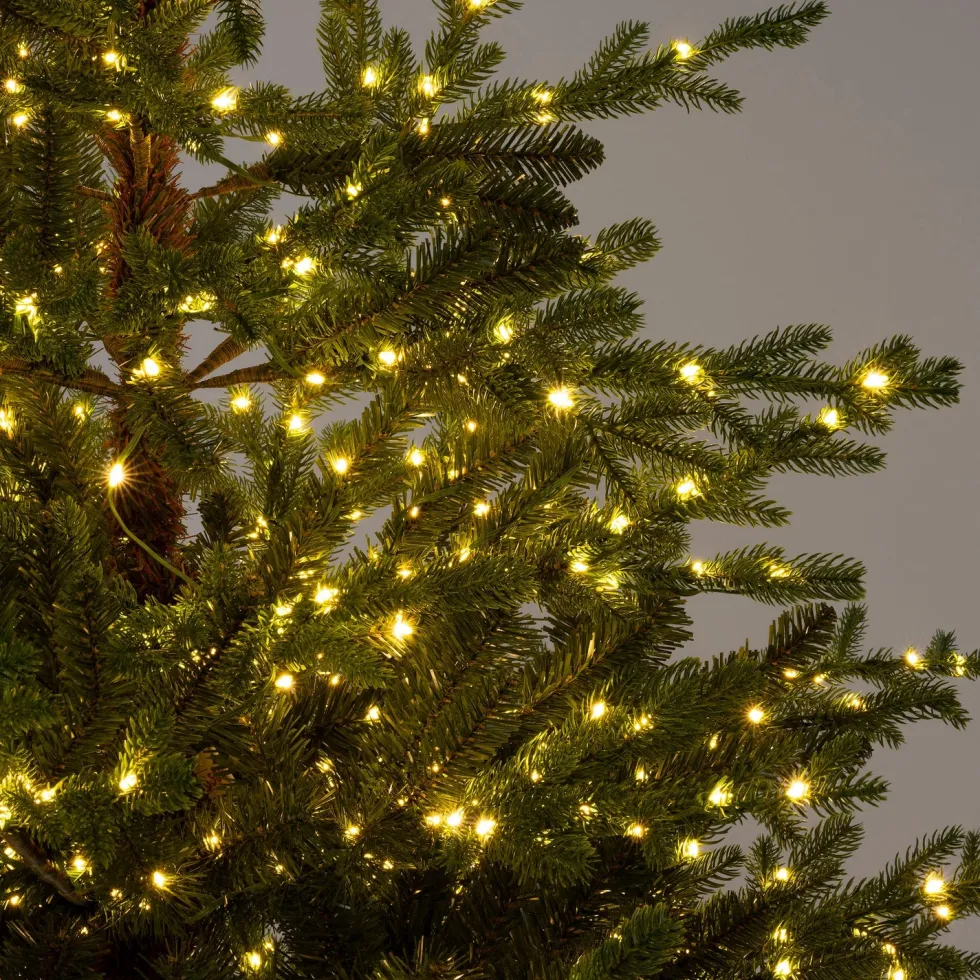 Intratuin kunstkerstboom Svea met 3000 lampjes warm wit D 155 H 210 cm