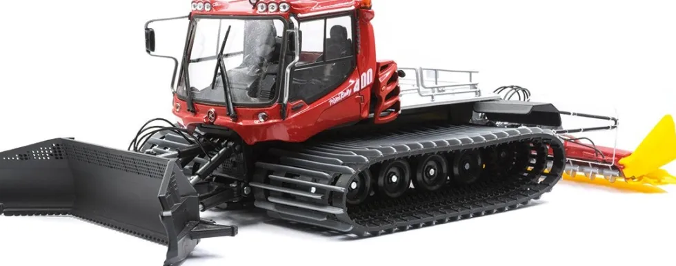 Jägerndorfer kerstdorpminiatuur pistenbully 400 rood 14,3 x 19,5 x 33 cm