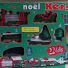 Kerstdorpminiatuur treinset rood / groen 39 x 31 x 5,3 cm 22-delig