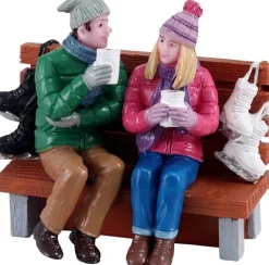 Lemax Caddington Village kerstdorpminiatuur Hot Chocolate drinkers (warme chocolademelk drinkers) 4 x 6 x 5,6 cm