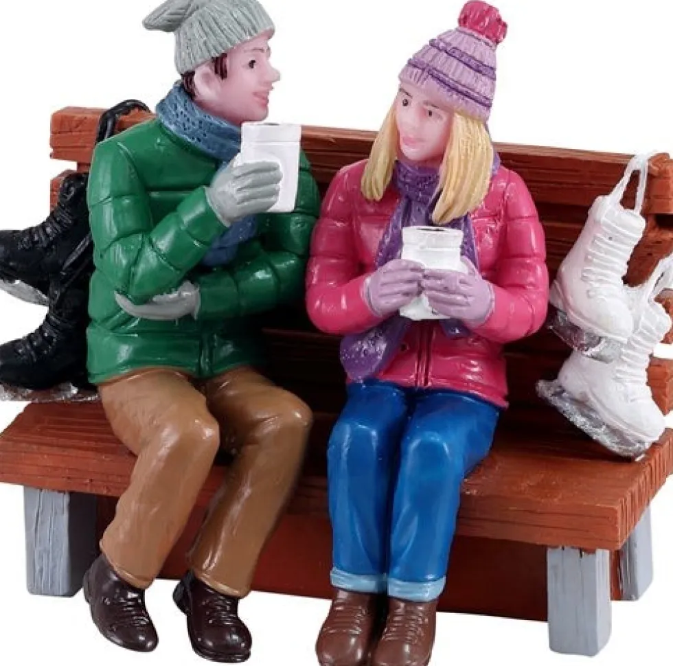 Lemax Caddington Village kerstdorpminiatuur Hot Chocolate drinkers (warme chocolademelk drinkers) 4 x 6 x 5,6 cm
