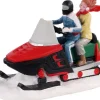 Lemax kerstdorpminiatuur Off trail adventurers (sneeuwscooter avontuur) 10,5 x 5,3 x 7,4 cm