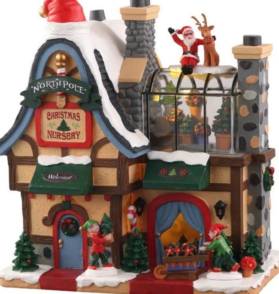 Lemax Santa's Wonderland kersthuisje North pole nursery (kerstboomkwekerij) 17 x 13,2 x 19 cm