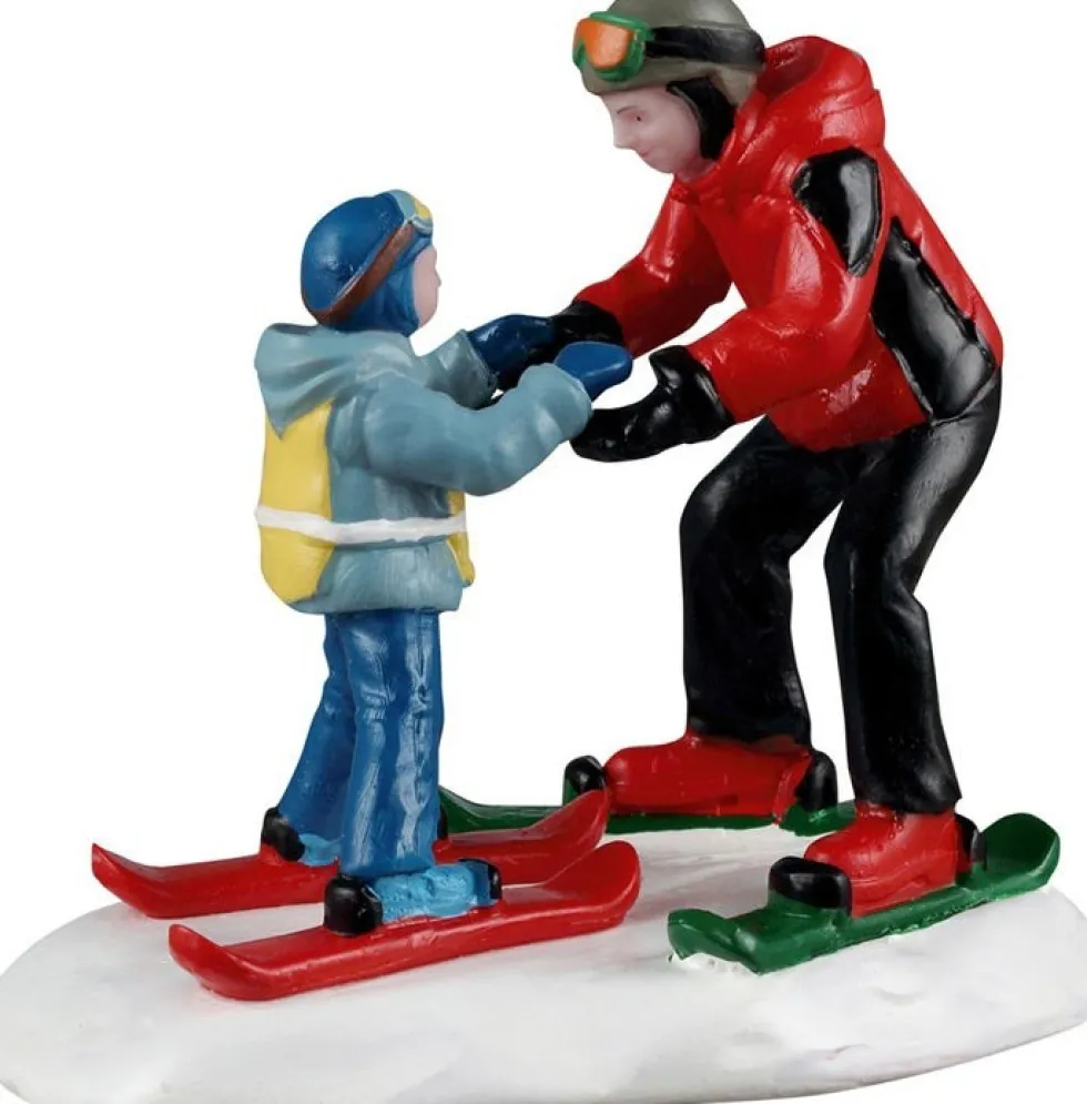 Lemax Vail Village kerstdorpminiatuur ski slope lesson (skiles) 4,8 x 6,8 x 6,1 cm