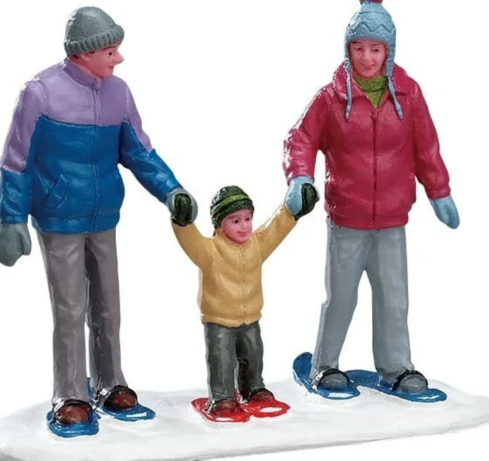 Lemax Vail Village kerstdorpminiatuur snowshoe family (sneeuwschoen gezin) 9 x 4,1 x 7,5 cm