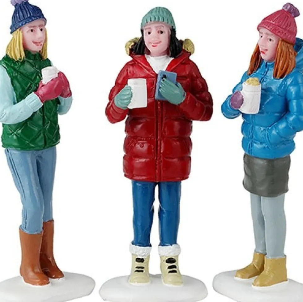 Lemax Vail Village kerstdorpminiatuur hot cocoa with friends (chocomel drinken) 1,8 x 7,3 x 6,8 cm 3-delig