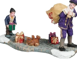 Luville Molendam kerstdorpminiatuur piet loses his present (piet kapotte zak) 11 x 4,5 x 7 cm