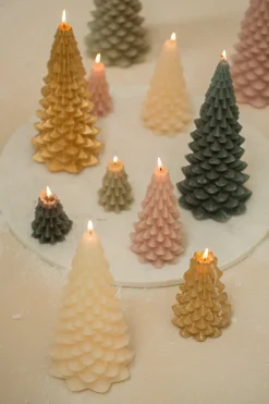 Rustik Lys stompkaars Kerstboom crème 13 uur D 6,3 H 12 cm