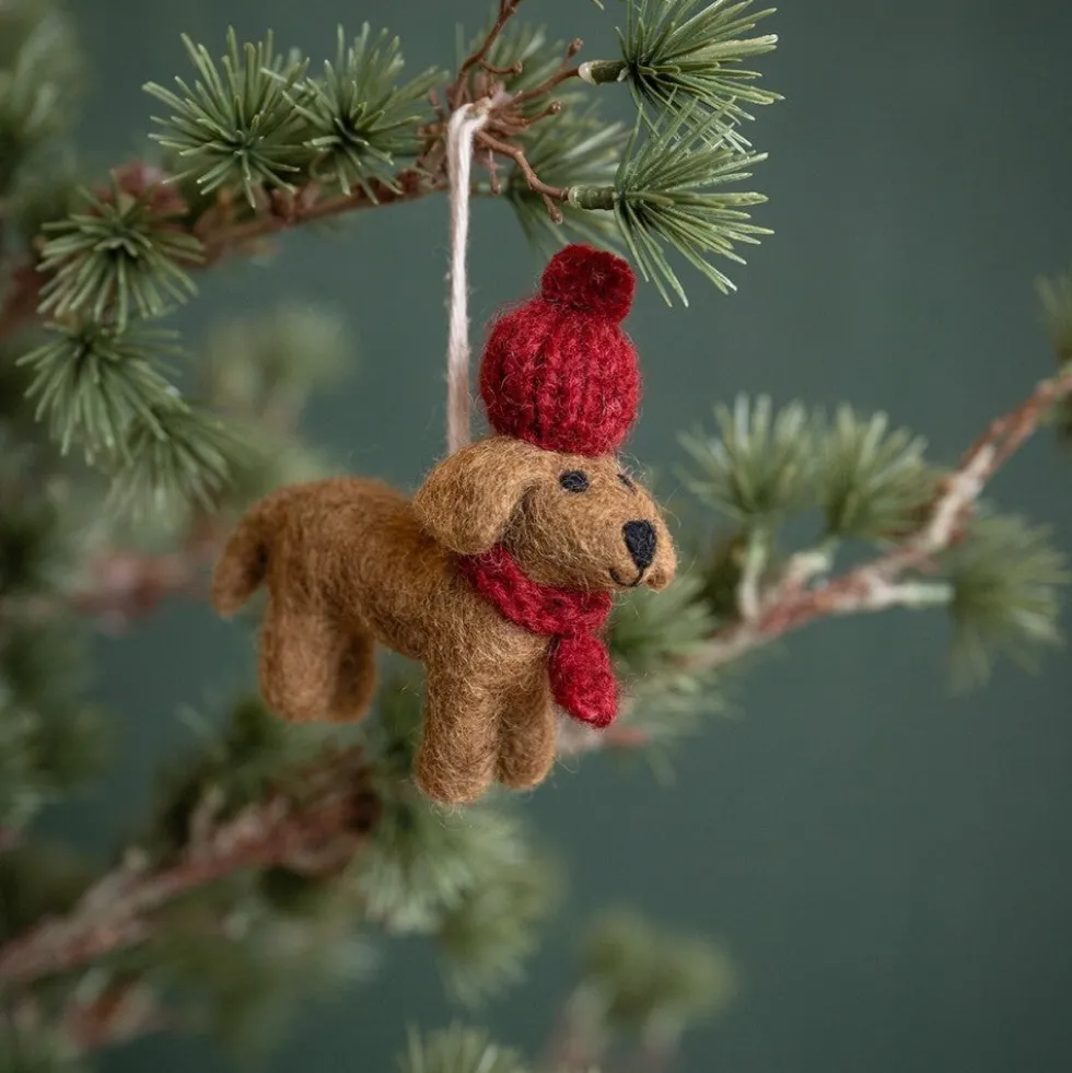 Sjaal met Verhaal kerst ornament Cane teckel muts bruin / rood 4 x 12 x 10 cm