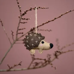 Sjaal met Verhaal kerst ornament Metsa egel bruin / grijs 3 x 8 x 10 cm