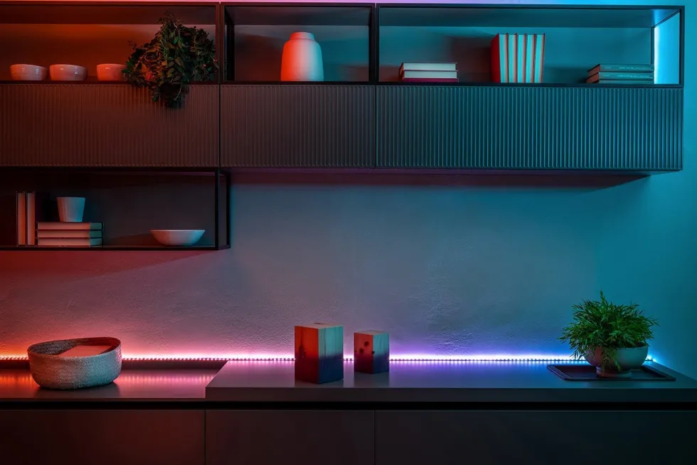 Twinkly kerstverlichting met app Line starter met 100 LED lampjes gekleurd 1,5 m